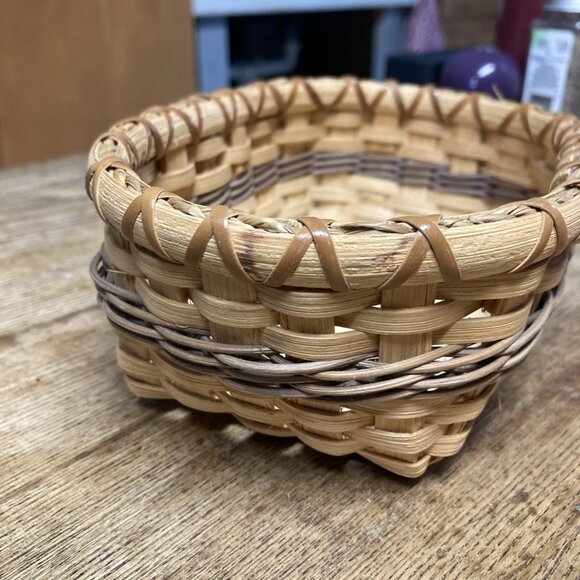 VTG Woven Basket Artisan Handmade Cottagecore Farm Rustic Decor Small Signed - Picture 2 of 10